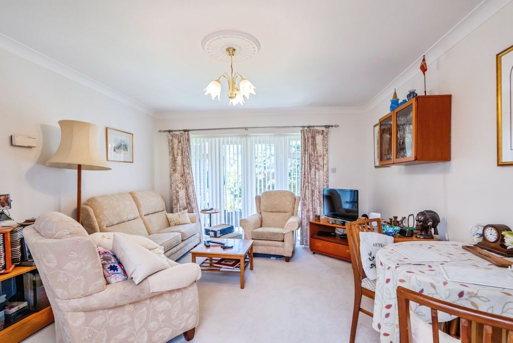 Property photo 2 of 17 Photo