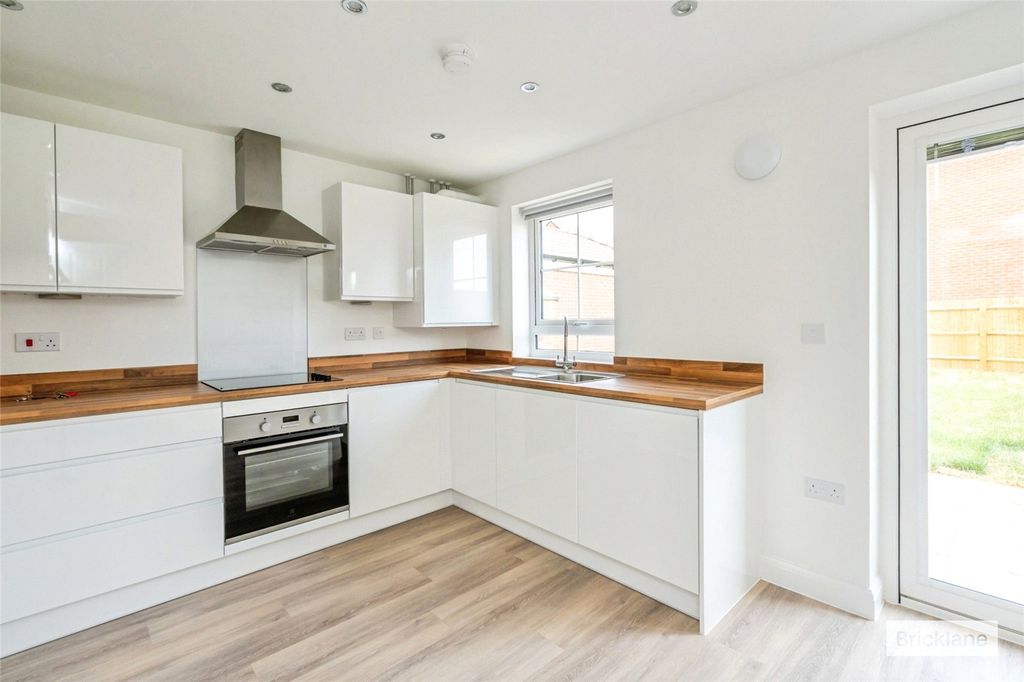 Property photo 2 of 14 Picture No. 04