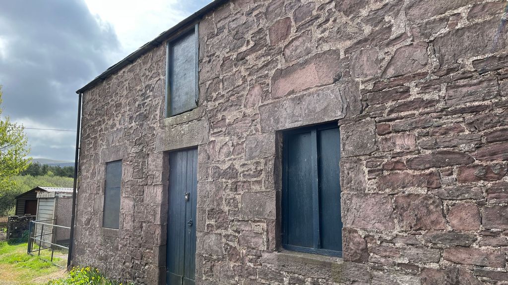 Property photo 3 of 12