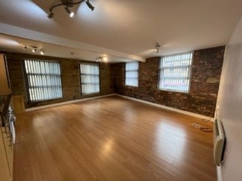Property photo 3 of 7 Lounge