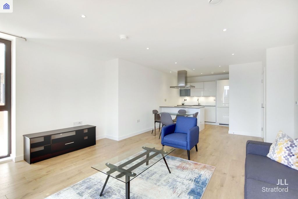 Property photo 3 of 13 7_Kitchen_Recepti...