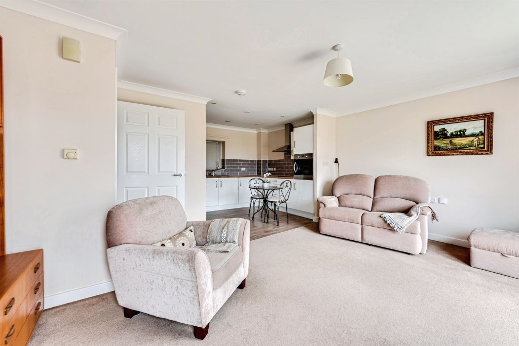 Property photo 3 of 14