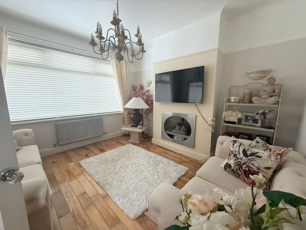 Property photo 2 of 16 Img_2450