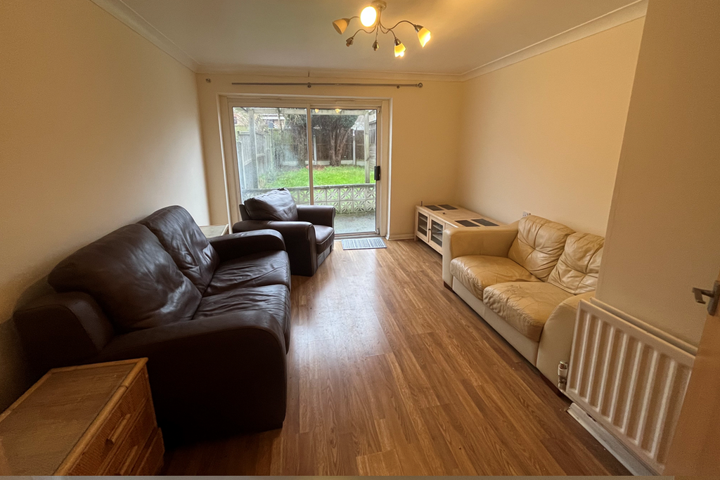 Property photo 3 of 4 Lounge