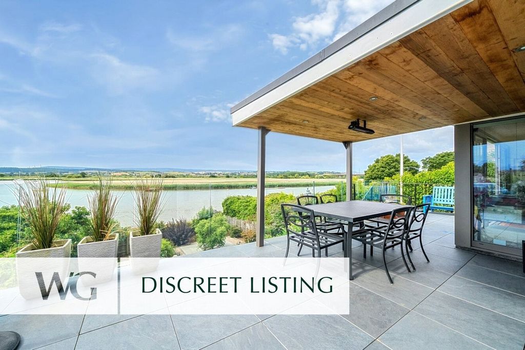 Property photo 1 of 4 Entertaining Terrace