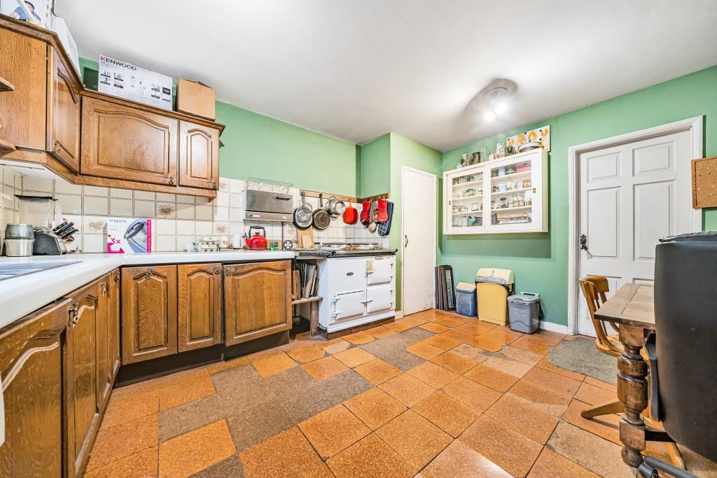 Property photo 2 of 20 Kitchen