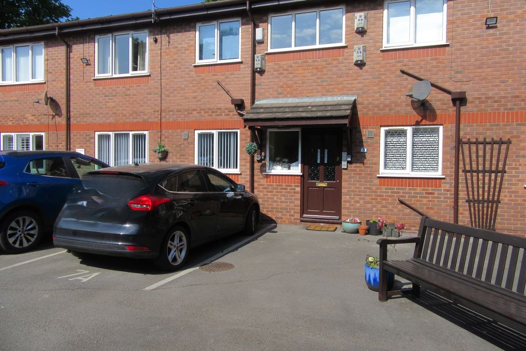Property photo 3 of 12
