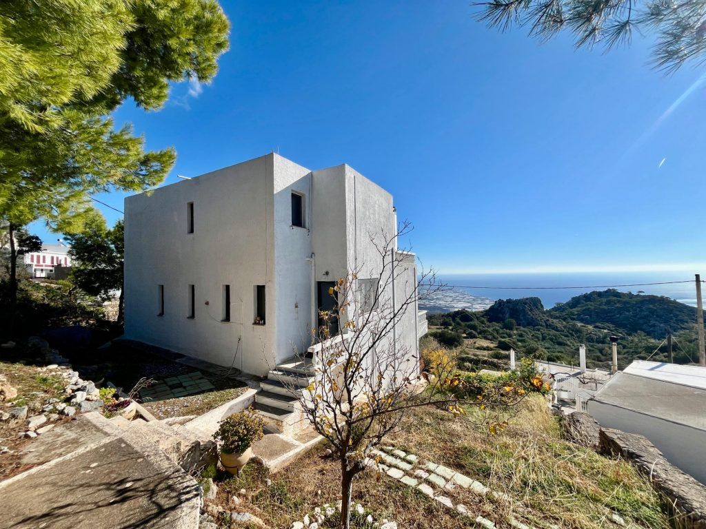 Property photo 1 of 32