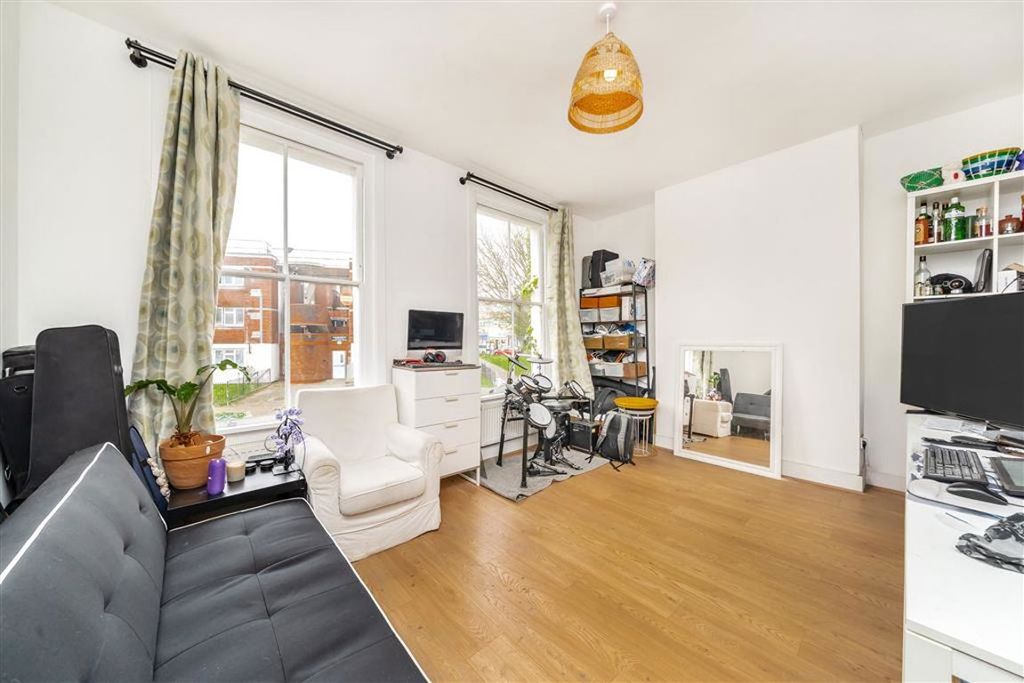 Property photo 2 of 6