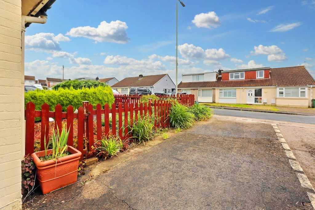 Property photo 2 of 27