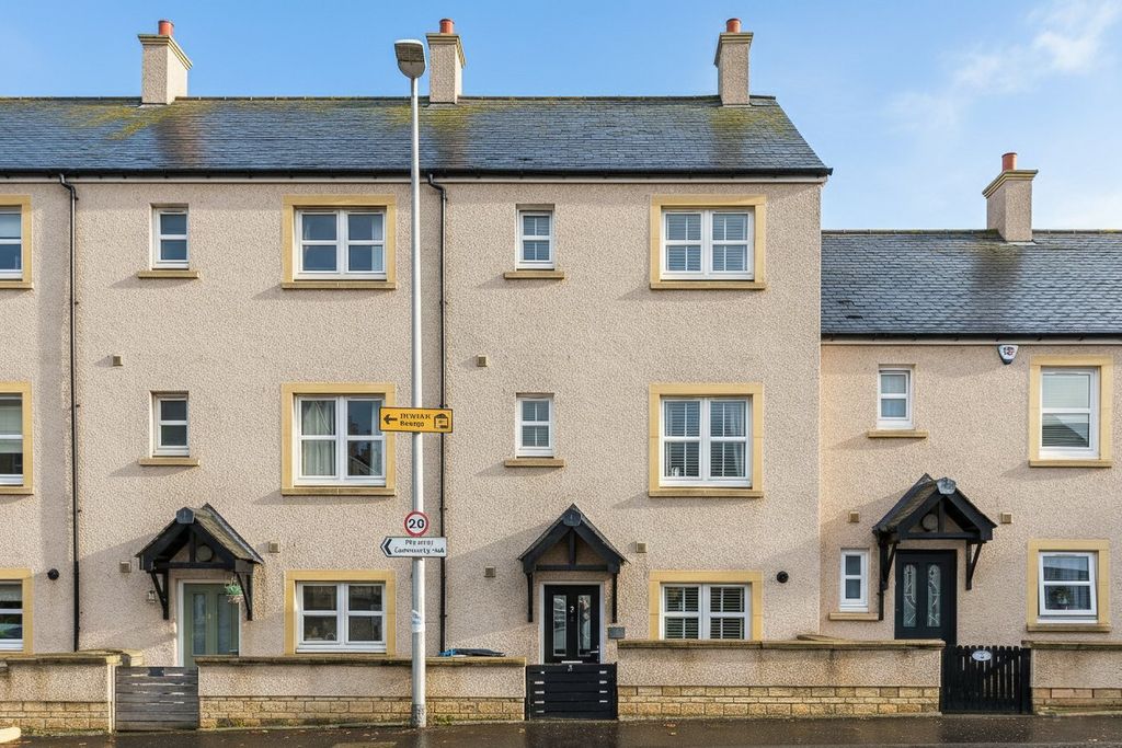 Property photo 1 of 33