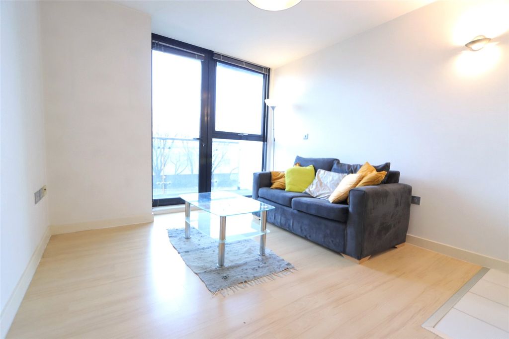 Property photo 2 of 7 Picture No. 12