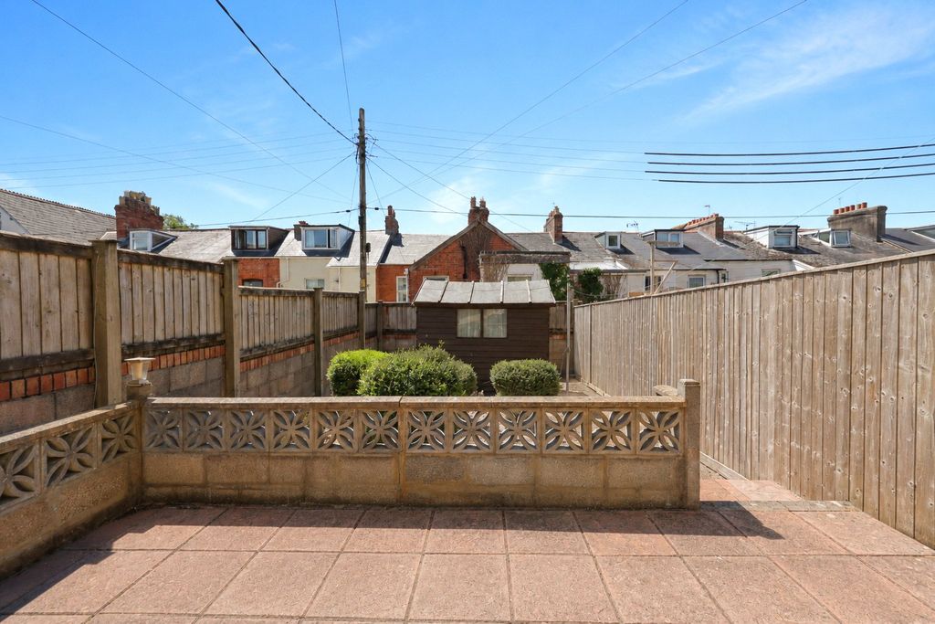 Property photo 2 of 13 Picture No. 16