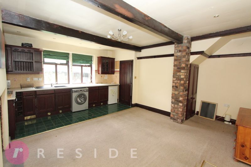 Property photo 2 of 14 Lounge/Dining Area
