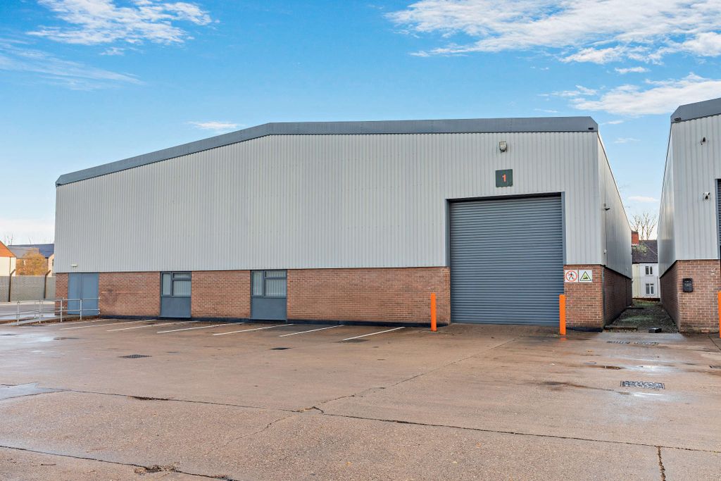 Property photo 2 of 24