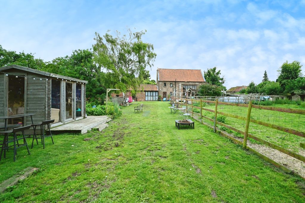 Property photo 1 of 17 Photography