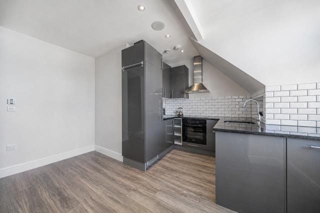 Property photo 1 of 6 Kitchen