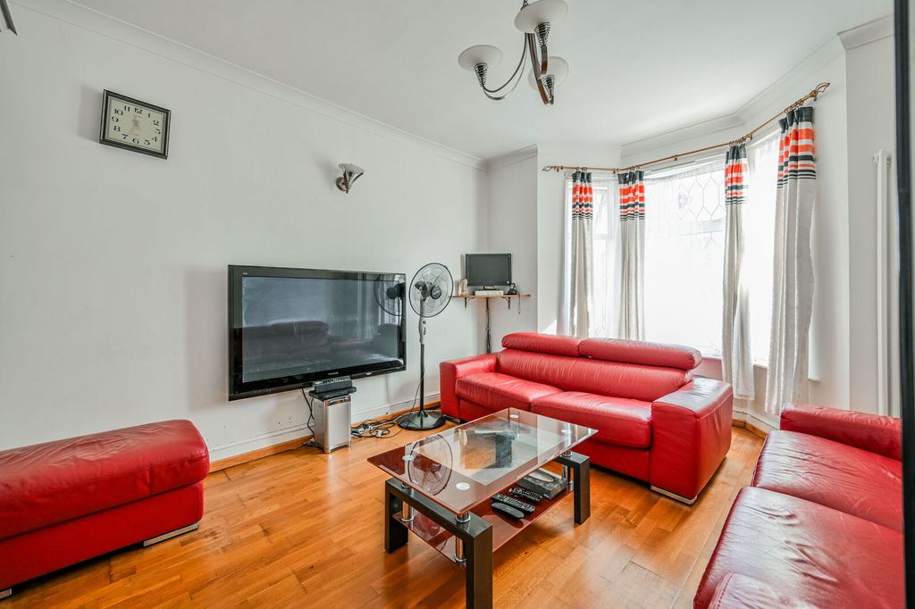 Property photo 2 of 24