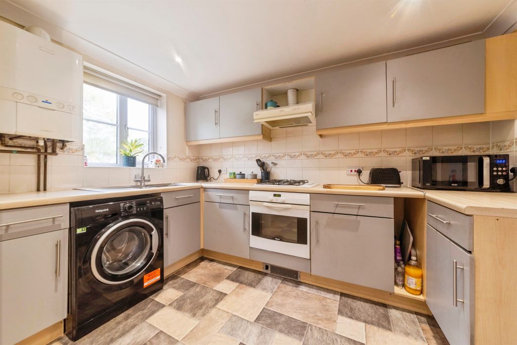 Property photo 2 of 17