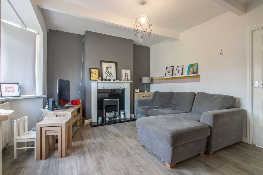 Property photo 3 of 17 238Bpr-04