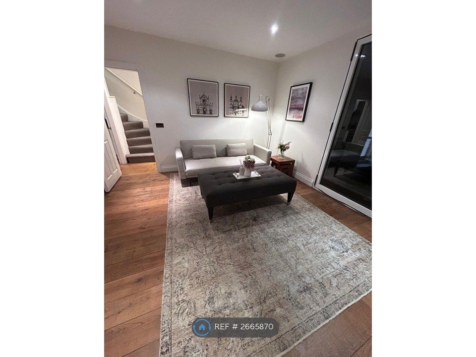 Property photo 2 of 16 Living Room