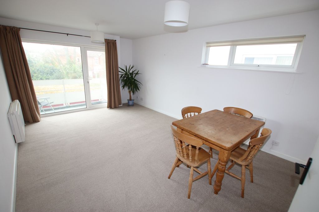 Property photo 2 of 15 Gallery
