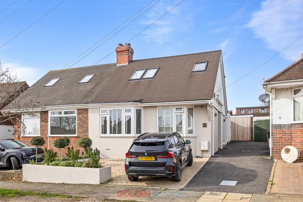 Property photo 1 of 17 External