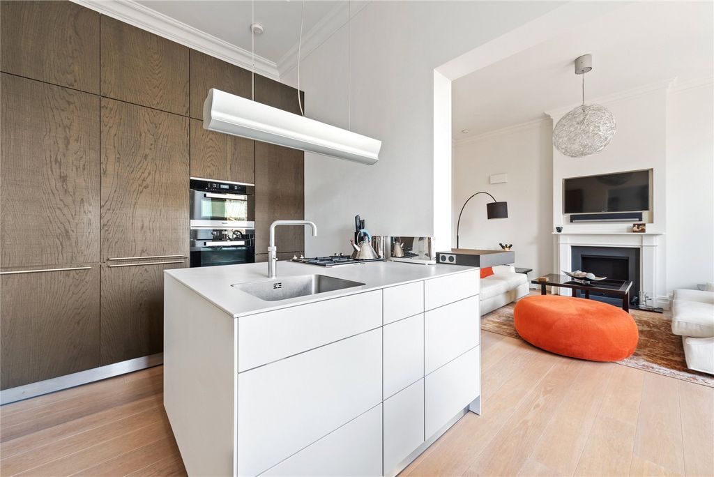 Property photo 3 of 15 Picture No. 02