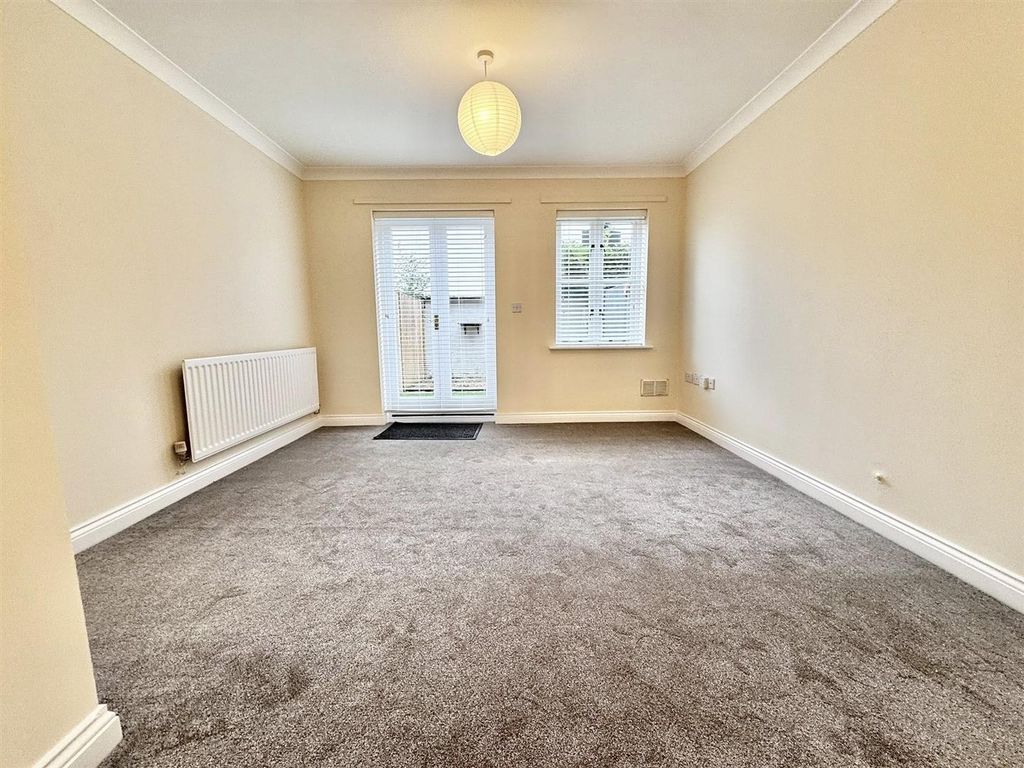 Property photo 2 of 11 Lounge Diner.Jpg