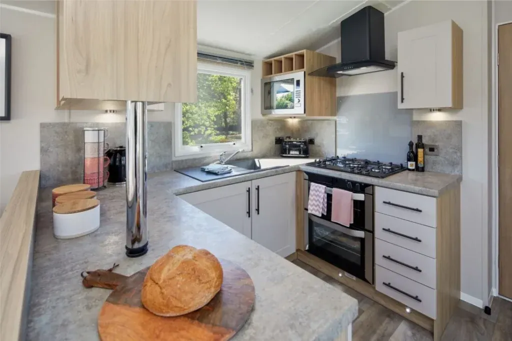 Property photo 2 of 7 Willerby Manor 3.Jpg
