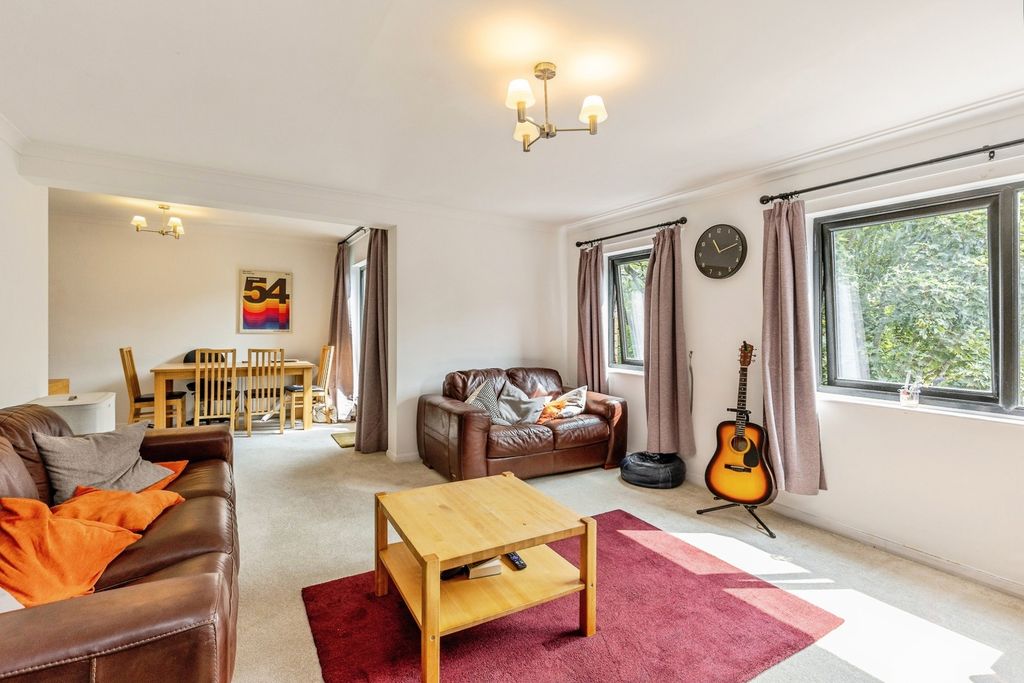 Property photo 3 of 12 Pbox-Img.Jpg