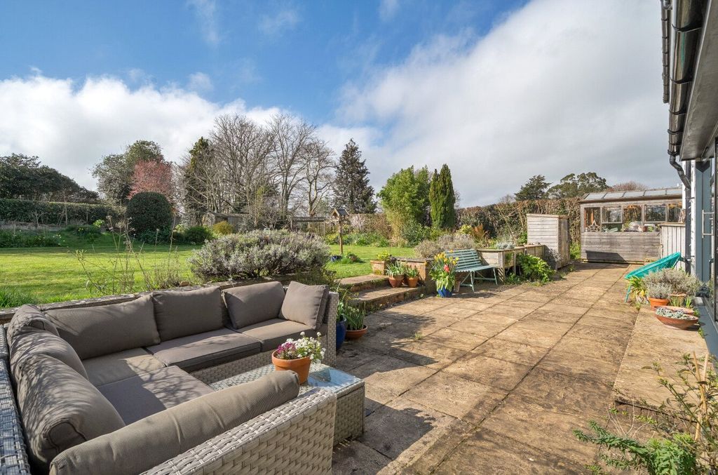 Property photo 2 of 18 Garden