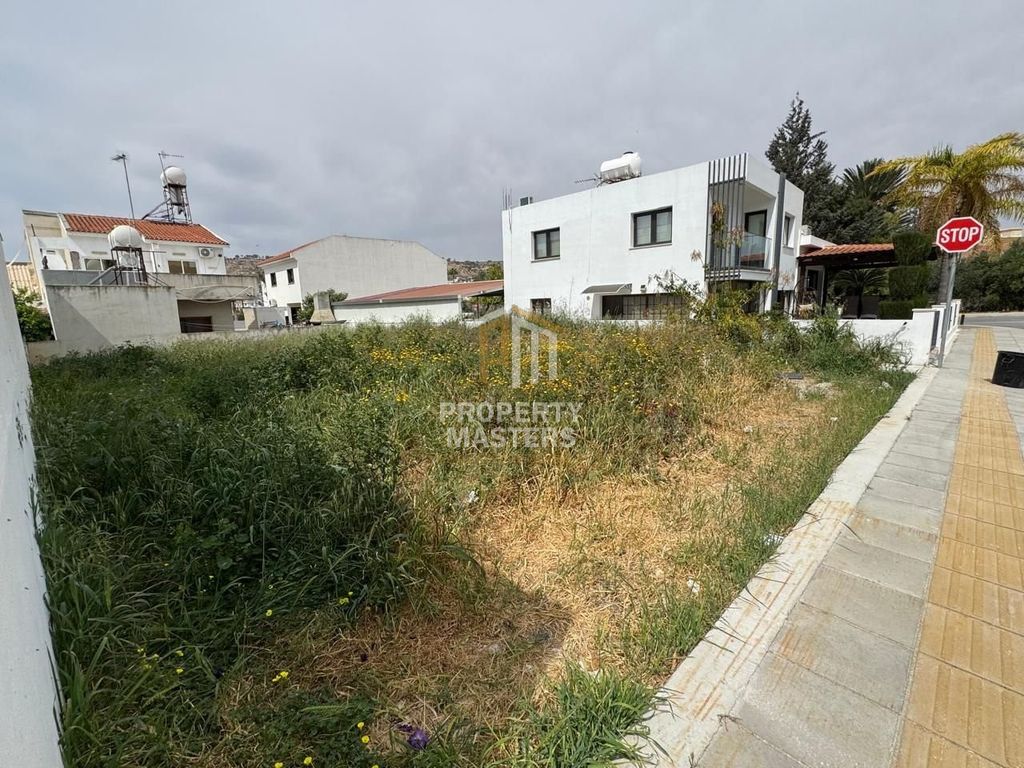 Property photo 1 of 2