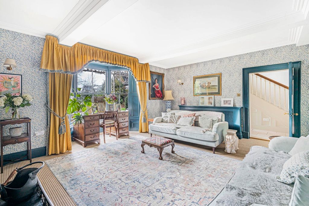 Property photo 2 of 27 Drawing Room