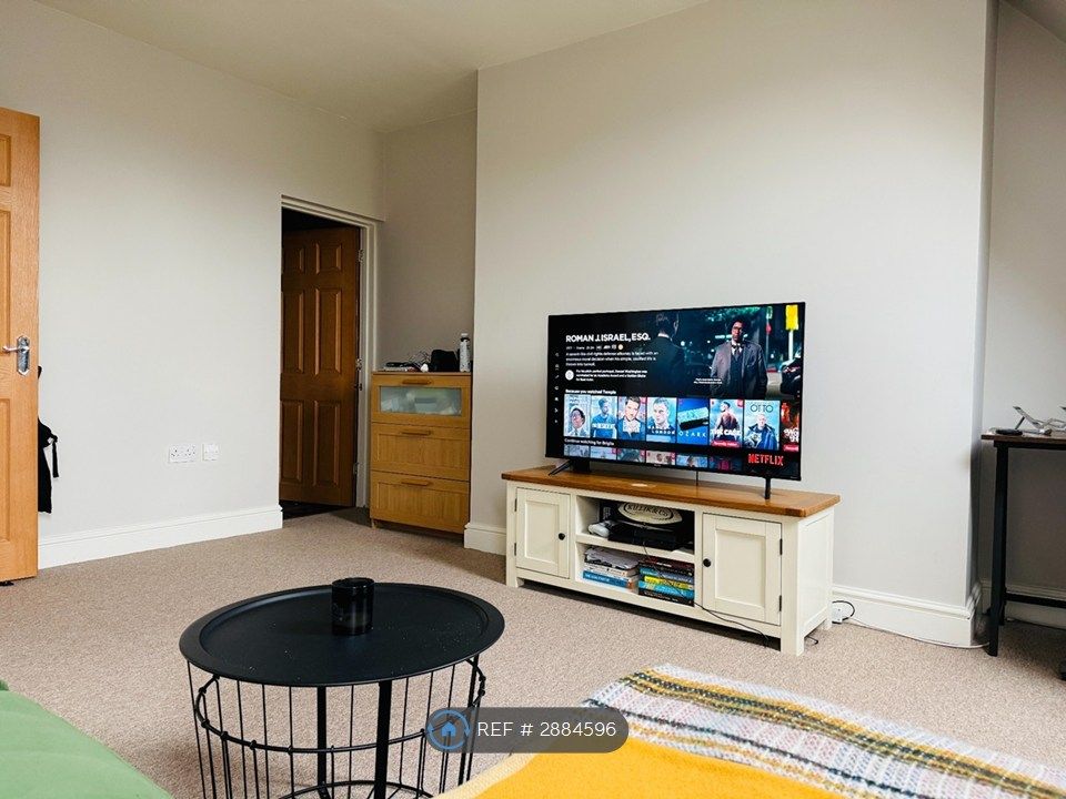 Property photo 3 of 22 Living Room