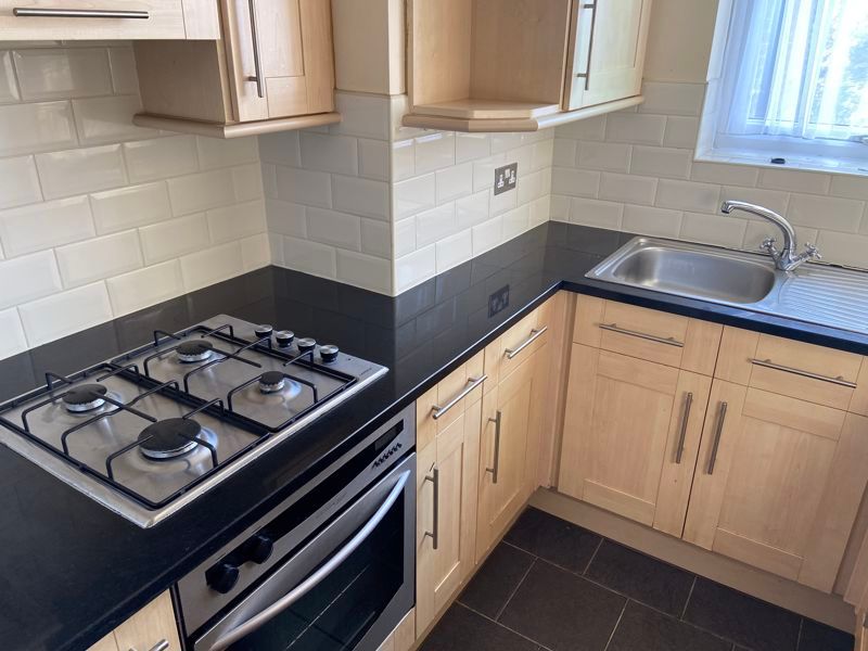 Property photo 3 of 11 Kitchen