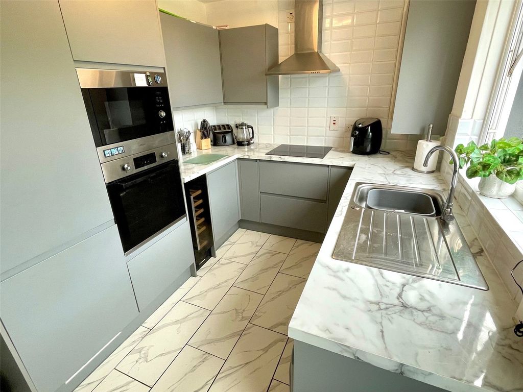 Property photo 2 of 15 Kitchen