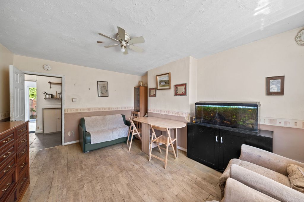 Property photo 3 of 15