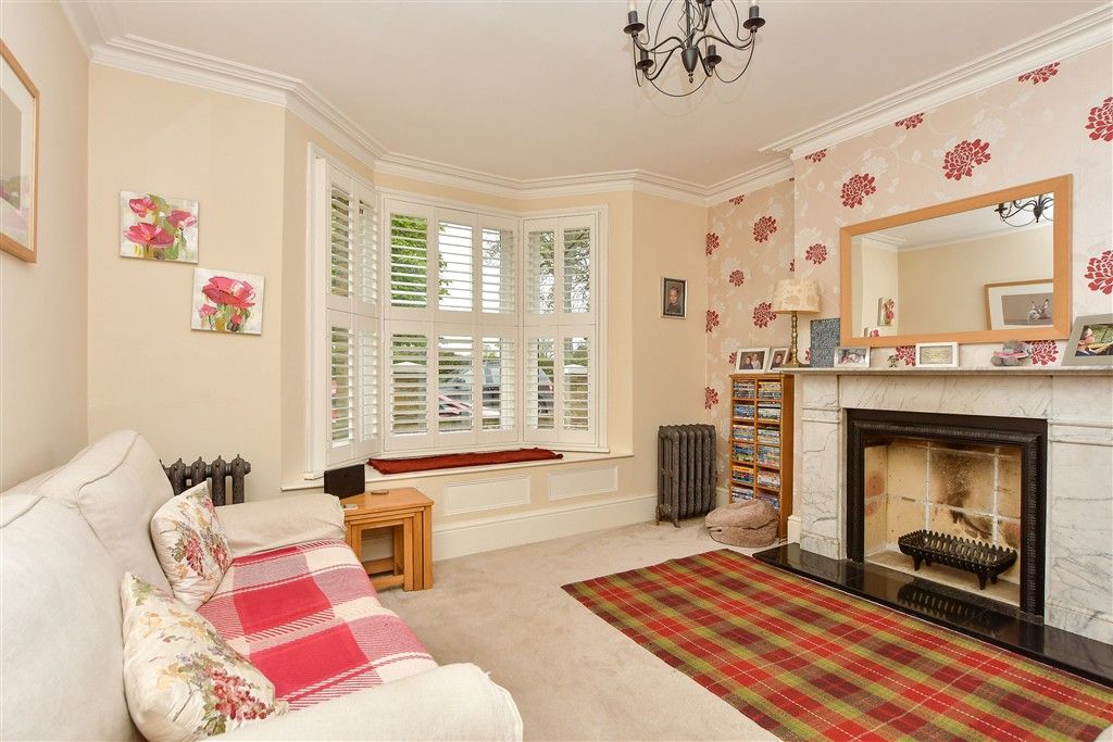 Property photo 2 of 13 Lounge