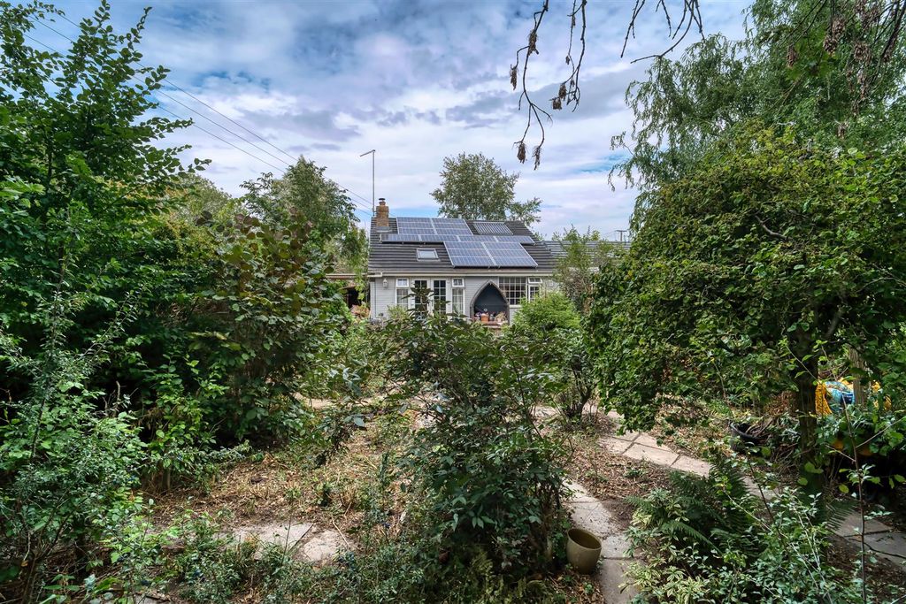 Property photo 3 of 12