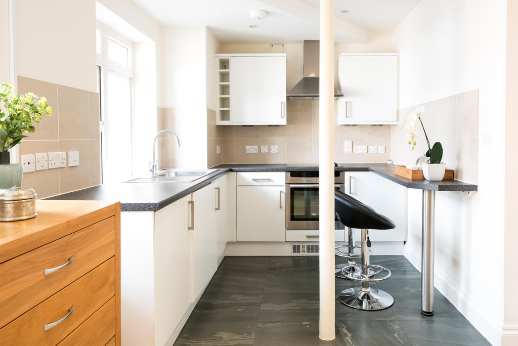 Property photo 3 of 5 Image