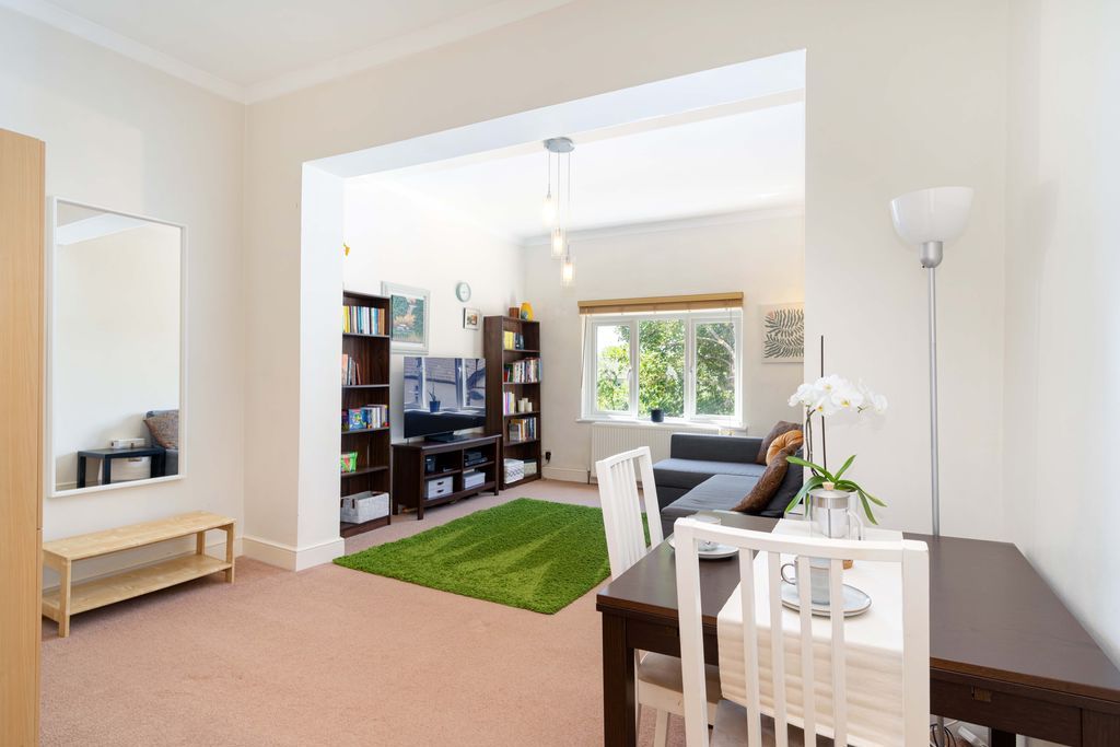 Property photo 1 of 11 Reception/Dining Area