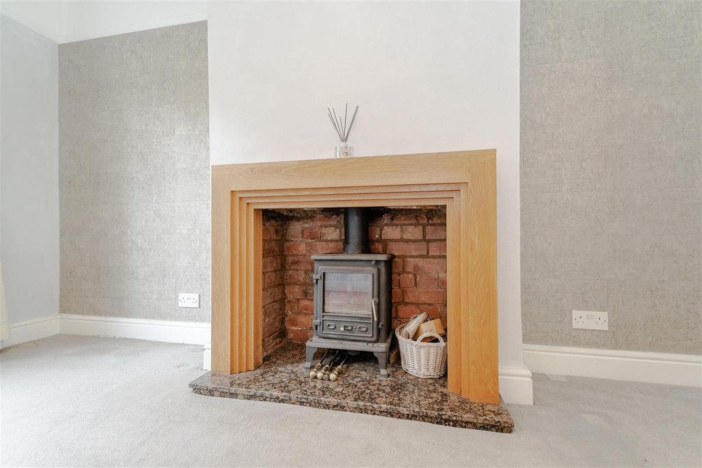 Property photo 3 of 34 25Somerdaleroad_Photo-33.Jpg