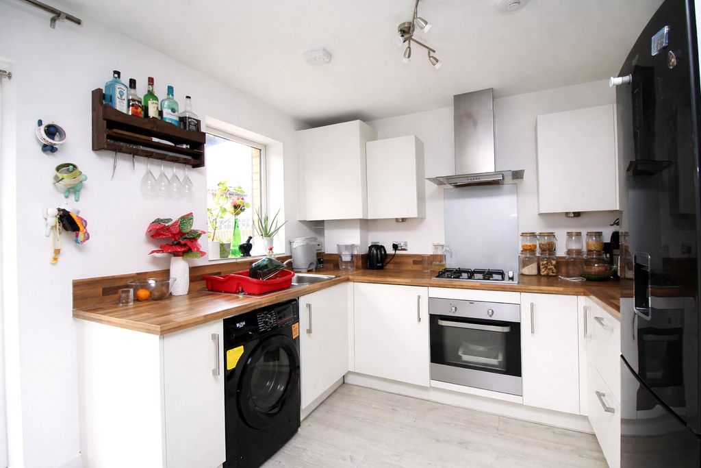 Property photo 3 of 10 Picture No. 11