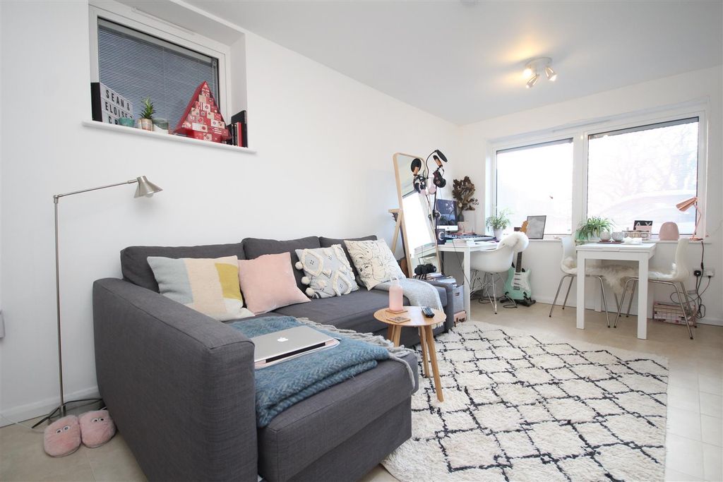 Property photo 3 of 5 7-Neepice0Y-Ixaqmoae5Q.Jpg