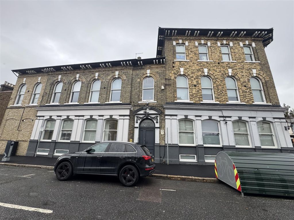 Property photo 1 of 12 Elmsdown House E15
