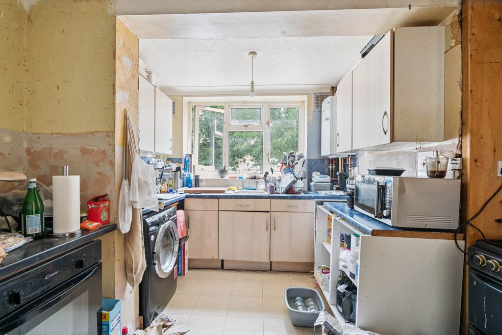 Property photo 3 of 5