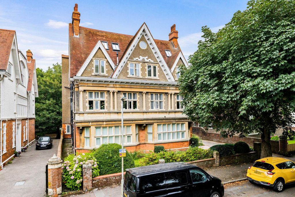 Property photo 1 of 16 Front (Exterior)