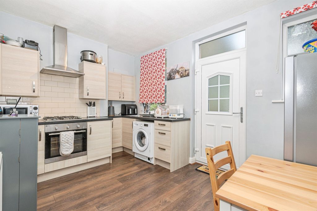 Property photo 2 of 14