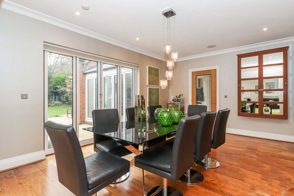 Property photo 3 of 29 Dining Room